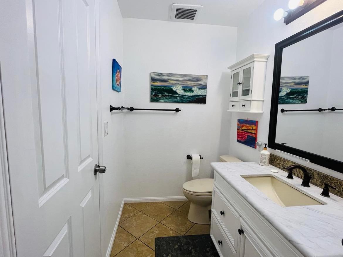 Costa Mesa Homestay - Private Rooms With 2 Shared Baths And Hosts Onsite Exteriör bild